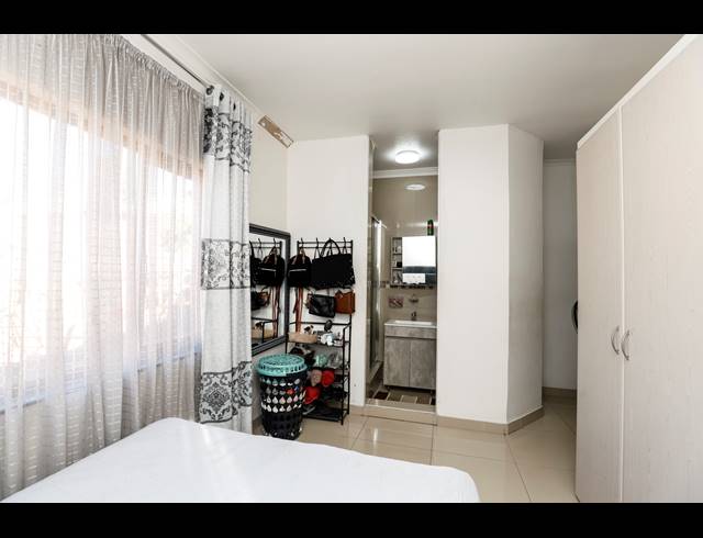 4 BEDROOM HOUSE FOR SALE IN AVOCA